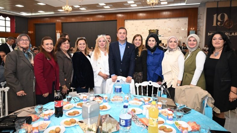 Akın, Muhtarlar ve Aileleriyle Bir Araya Geldi (3)