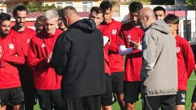 Ayvalıkgücü Belediyespor, Karşıyaka'yı ağırlıyor