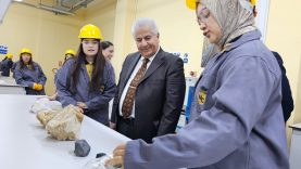 Balıkesir İl Millî Eğitim Müdürü Selehattin Kal, İvrindi’de Okulları Ziyaret Etti (2)