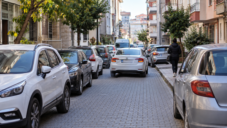Balıkesir’de Araç Park Etmek Neden Zorlaştı