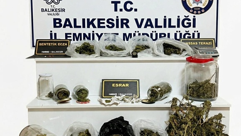 Balıkesir’de Narkotik Operasyonu! Balıkesir’de uyuşturucuyla mücadele kapsamında yürütülen çalışmalar sonucunda önemli miktarda uyuşturucu