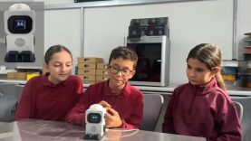 Balıkesir’de Öğrenciler Yapay Zekâ Robotu Yaptı! Adını da “Hacı Abi” Koydular