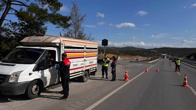 Balıkesir’de canlı hayvan taşıyan araçlara sıkı denetim