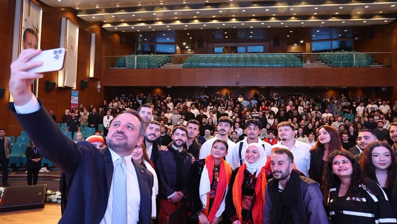 Balıkesirli Üniversiteliler Ankara’da 404 Gençle Bir Araya Geldi