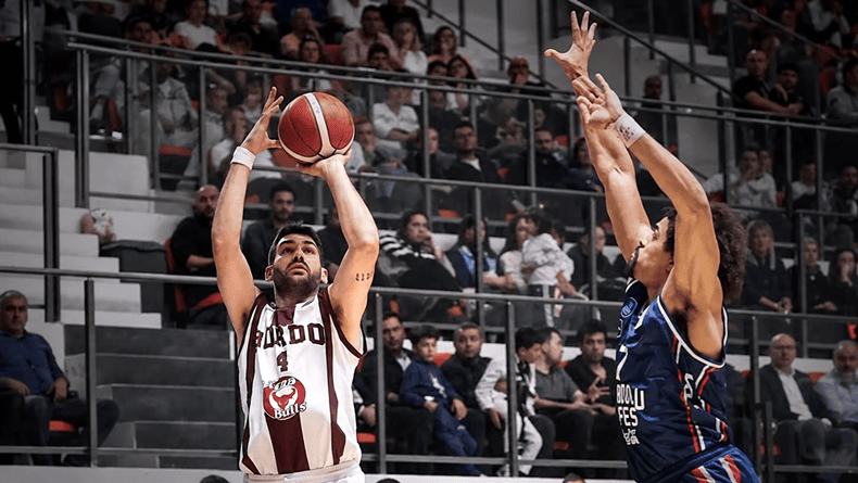 Bordo Bandırma, Anadolu Efes’i zorladı ama yıkamadı