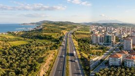 Bursa ve İzmir Ortasında Sıkışan Balıkesir Büyükşehir İmkanı mı, Ege Kasabası Huzuru mu