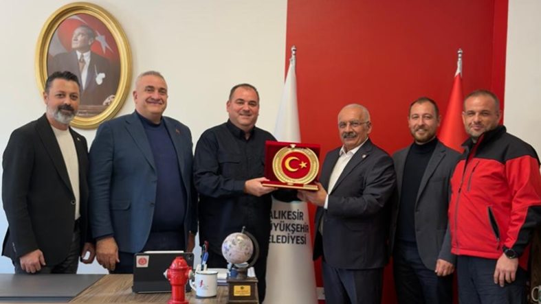 ÇAĞDAŞ-SEN GENEL BAŞKANI ÖZKAN BALIKESİR’DE İTFAİYECİLERİ YALNIZ BIRAKMADI (2)