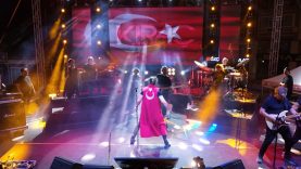 Kıraç Edremit’te Sahne Alacak! Cumhuriyet Coşkusu Konserle Taçlanacak