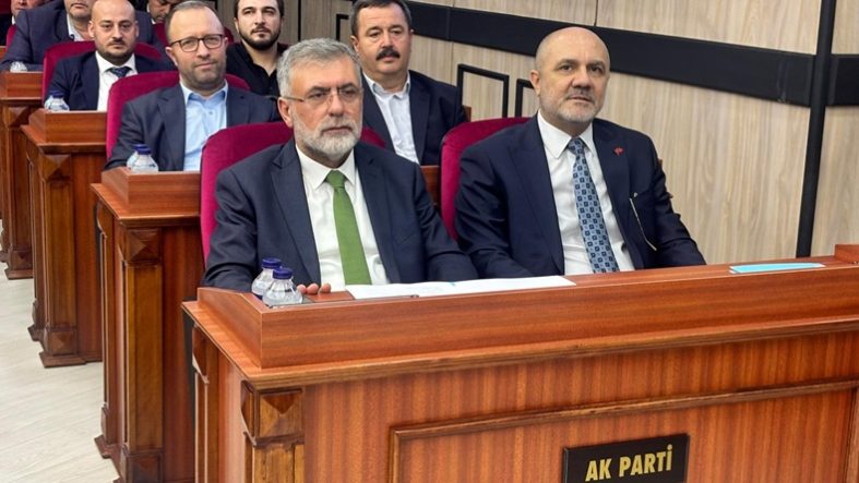 Meclis'te protesto Dinçer kürsüye çıkarken YENİ Parti salonu terk etti