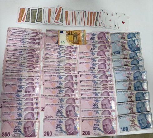 Çarşamba’da kumar oynayan 5 kişiye 58 bin TL ceza