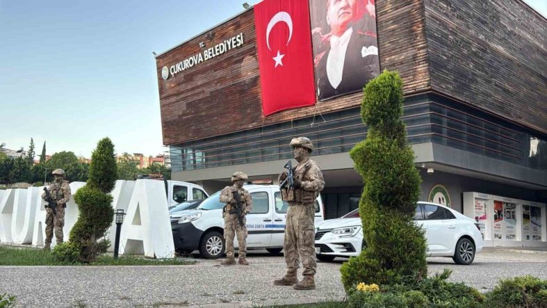 Çukurova Belediyesi’ne operasyon