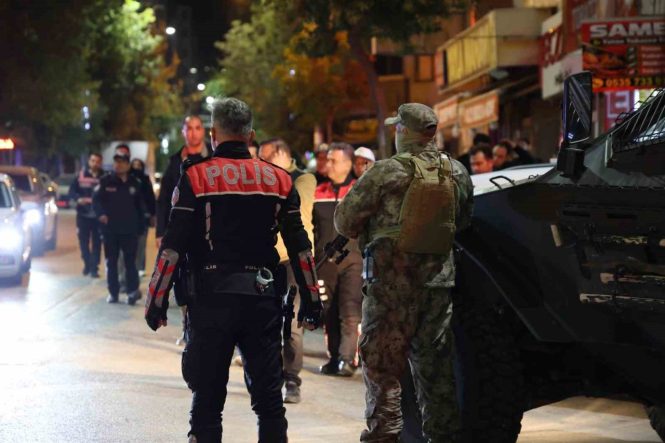 Elazığ’da dev asayiş uygulaması: Eğlence mekanları, cadde ve sokaklar tek tek denetlendi