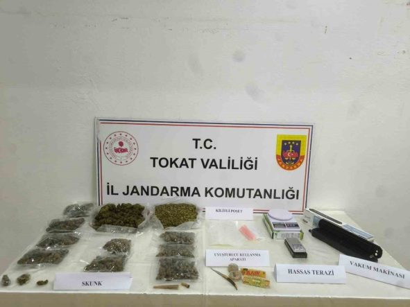 İstanbul’dan Erbaa’ya uyuşturucu sevkiyatına jandarma darbesi