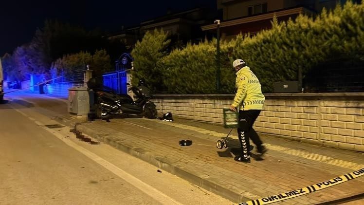 Kontrolden çıkarak trafoya çarpan motosiklet sürücüsü hayatını kaybetti