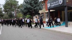 Öğrenciler kahraman havacılarla buluştu, savaşan şahinler Karadeniz’e havalandı