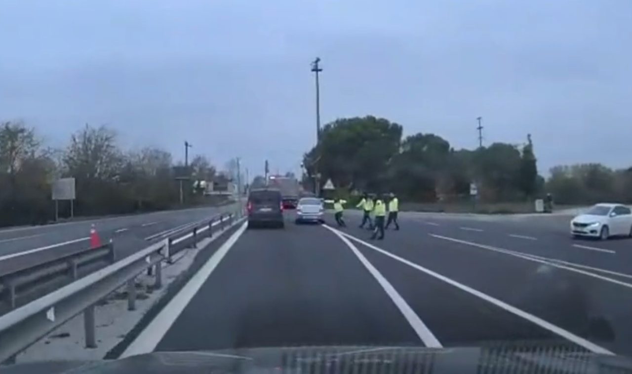 İstanbul’dan Sakarya’ya uyuşturucu sevkiyatı yapan şahıs, Sakarya gişelerinde polis ekiplerinin
