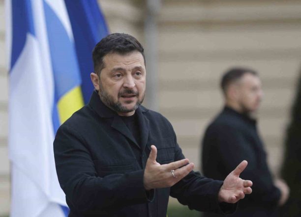 Zelenskiy: "Üçlü bir toplantıya, Rusya’ya yönelik tüm yaptırımların kaldırılmış olduğu şartlarda gitmek istemem"